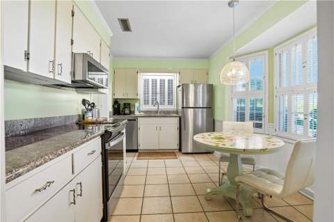 1460 Ocean Boulevard, St. Simons Island GA - photo 8 of 30