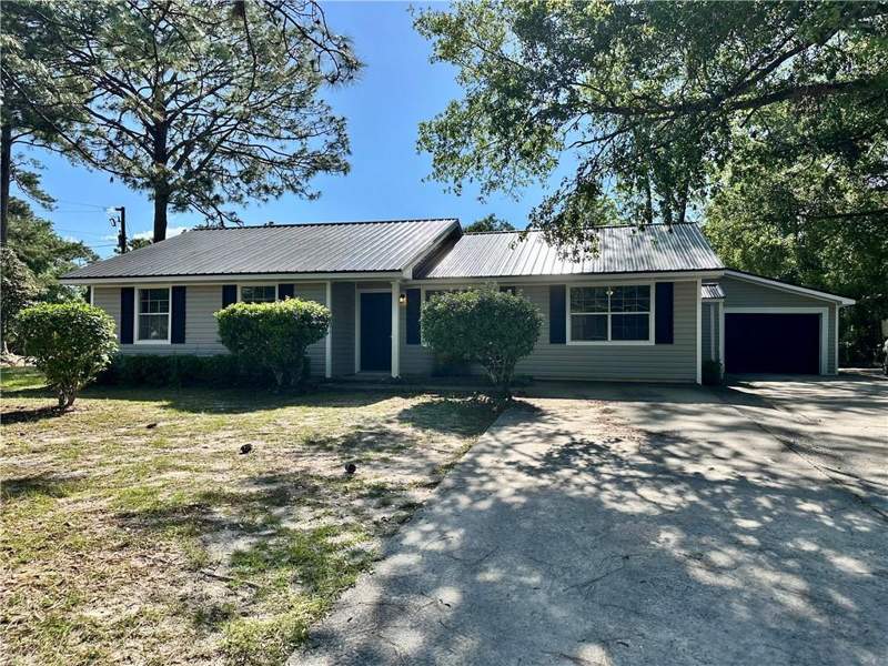3 bedroom Single Family Residence at 1301 Riverside Avenue, No Recorded Subdivision, Waycross — photo 5