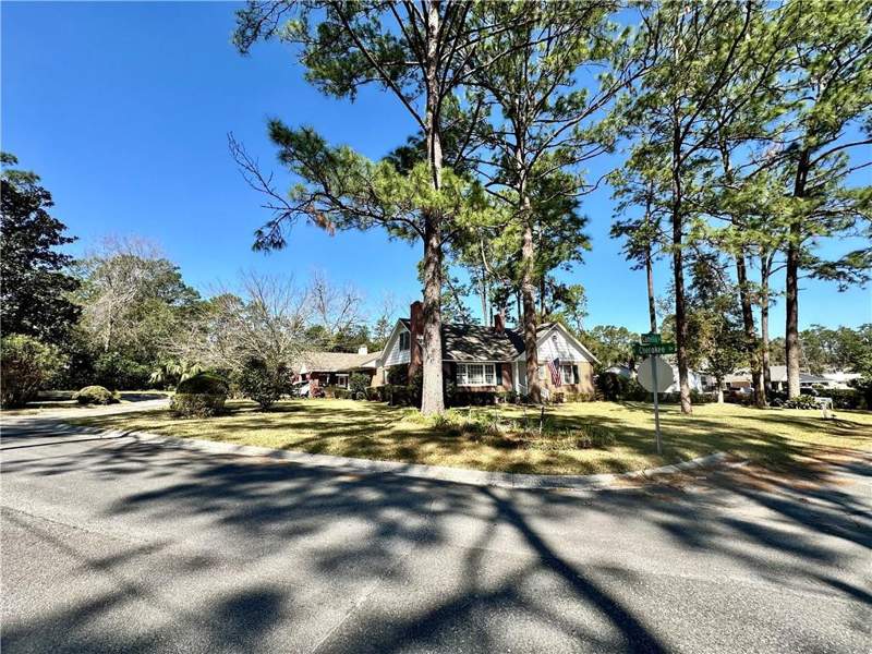 3 bedroom Single Family Residence at 1613 Camellia Drive, No Recorded Subdivision, Waycross — photo 3