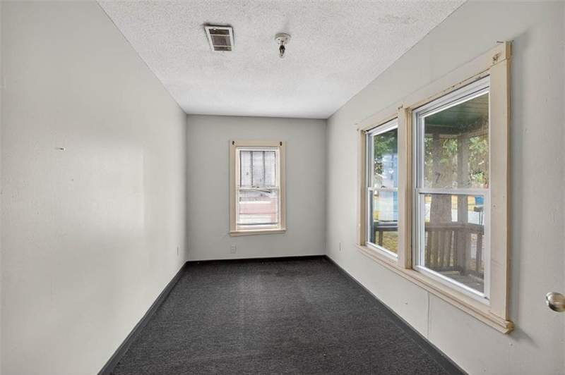 3 bedroom Single Family Residence at 1201 I Street, Town Commons, Brunswick — photo 4