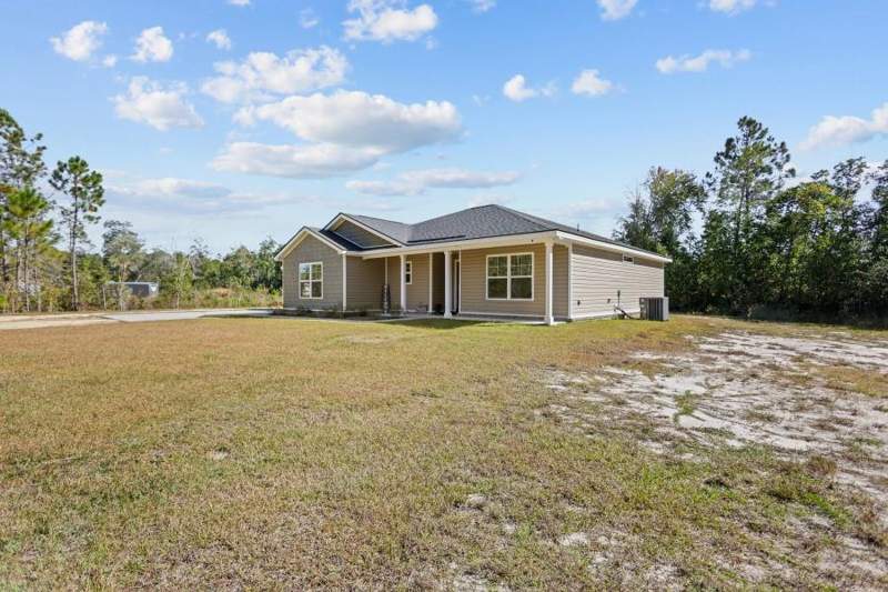 3 bedroom Single Family Residence at 192 Hummingbird Lane, Woods Edge, Jesup — photo 2
