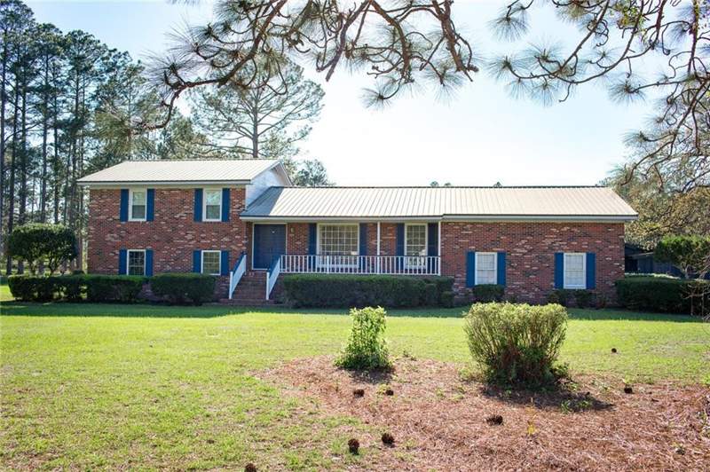 4 bedroom Single Family Residence at 2110 Ware Street, No Recorded Subdivision, Blackshear — photo 3