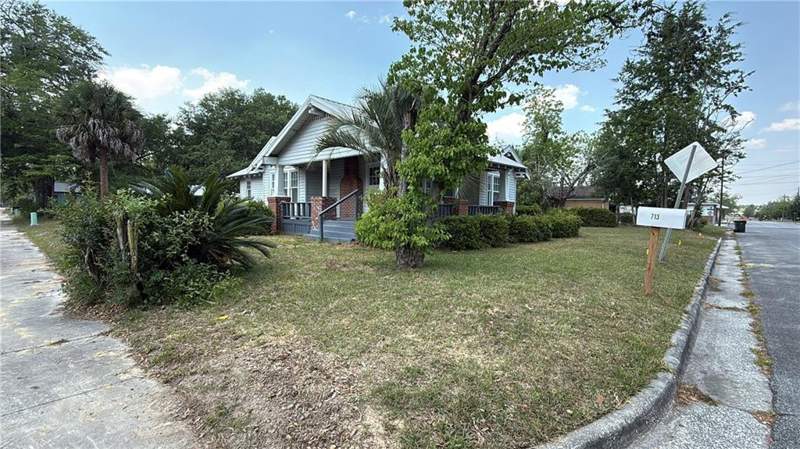 3 bedroom Single Family Residence at 713 Quaterman Street, No Recorded Subdivision, Waycross — photo 3