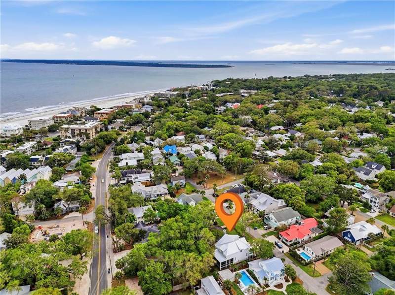 4 bedroom Single Family Residence at 1136 Peachtree Street, Ocean Breeze, St. Simons Island — photo 2