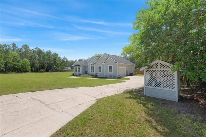 3 bedroom Single Family Residence at 2657 Horseshoe Cove, No Recorded Subdivision, Waverly — photo 4
