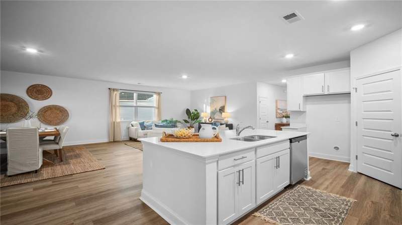 4 bedroom Single Family Residence at 1017 Lakes Boulevard, The Lakes at North Glynn, Brunswick — photo 5