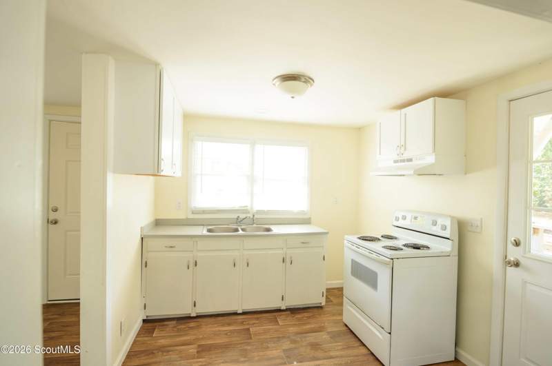 2 bedroom Single Family Residence at 2920 S Lakeview Drive, No Recorded Subdivision, Waycross — photo 3