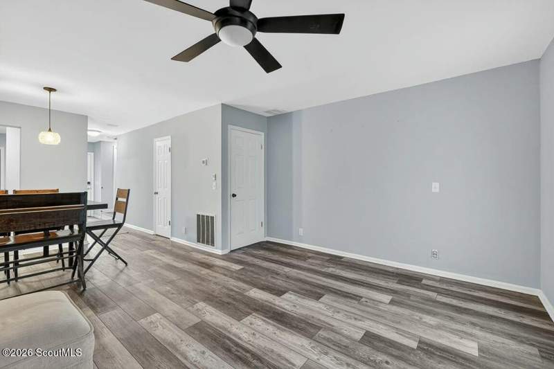 2 bedroom Condominium at 1000 Sea Island Road, Gascoigne Condos — photo 4