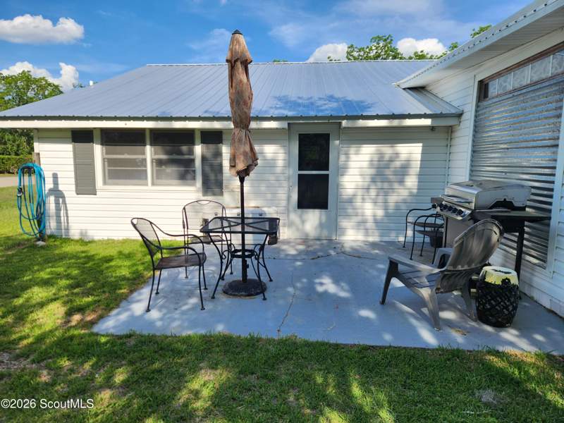 3 bedroom Single Family Residence at 327 Anita Street, No Recorded Subdivision, Waycross — photo 2