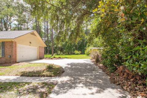 1075 Wildwood Road, Waycross GA - photo 17 of 49