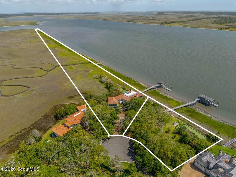 6 bedroom Single Family Residence at 338 W Fifty Sixth Street, Sea Island Cottages, Sea Island — photo 4
