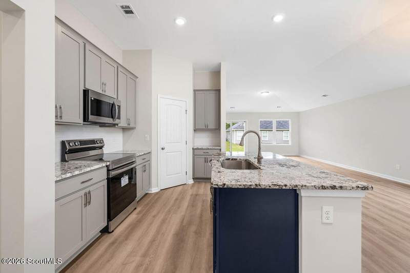 4 bedroom Single Family Residence at 11001 Woodland Trail, Woodland Cove, Brunswick — photo 4