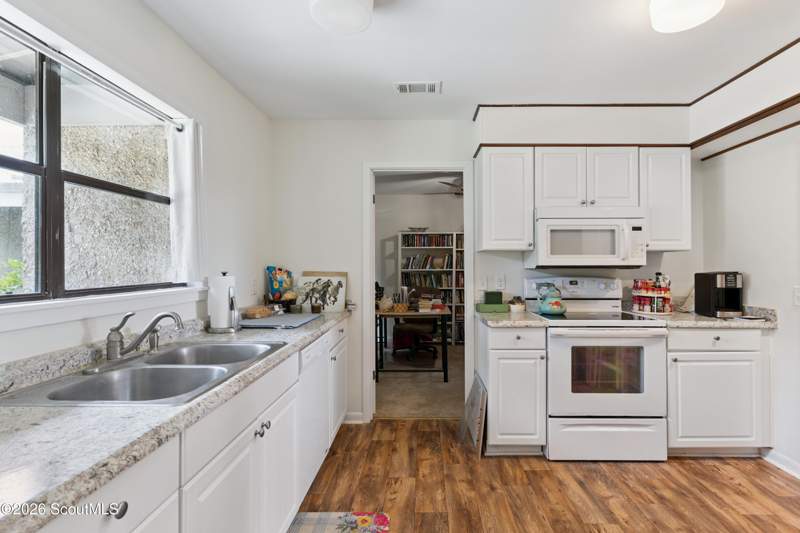 2 bedroom Condominium at 739 Deer Run Villas, Deer Run Villas Condos, St. Simons Island — photo 5