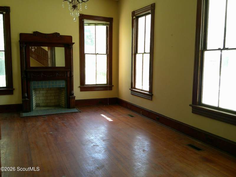 6 bedroom Single Family Residence at 405 Gilmore Street, No Recorded Subdivision, Waycross — photo 5