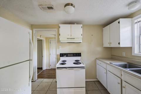902 Martin Luther King Jr Boulevard, Darien GA - photo 12 of 18