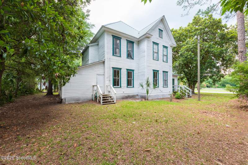 5 bedroom Single Family Residence at 306 Lee Avenue, No Recorded Subdivision, Waycross — photo 5