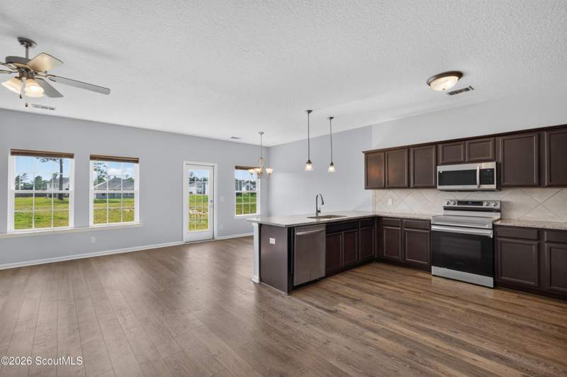3 bedroom Single Family Residence at 291 Morgan Field Boulevard, No Recorded Subdivision, Ludowici — photo 3