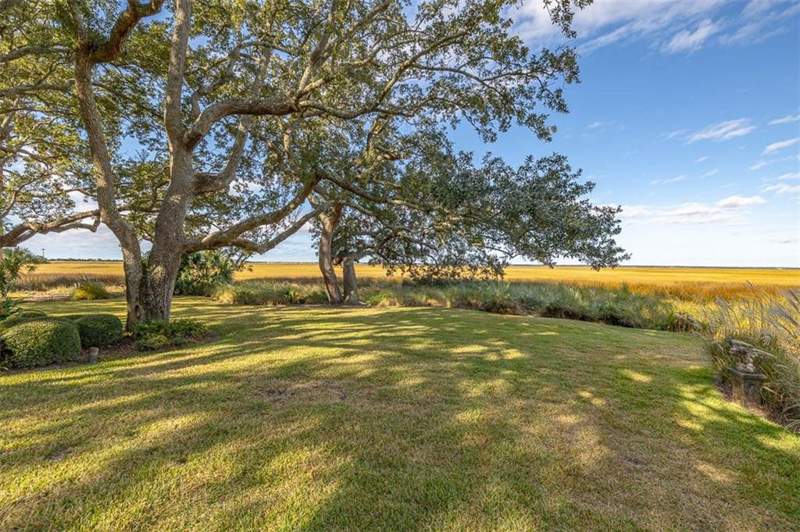 4 bedroom Single Family Residence at 107 Arthur J Moore Drive, Epworth Acres, St. Simons Island — photo 3
