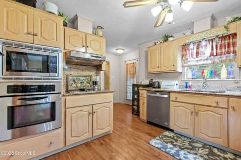 3275 Crestview Drive, Blackshear GA - photo 9 of 35
