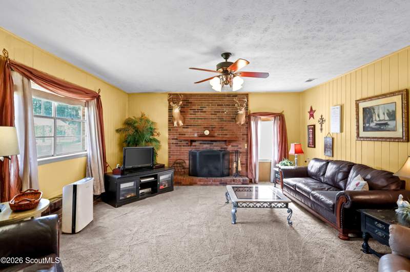 3 bedroom Single Family Residence at 3275 Crestview Drive, No Recorded Subdivision, Blackshear — photo 4