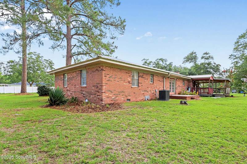 3 bedroom Single Family Residence at 3275 Crestview Drive, No Recorded Subdivision, Blackshear — photo 3