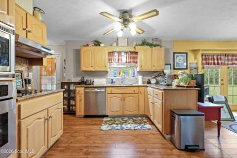 3275 Crestview Drive, Blackshear GA - photo 10 of 35