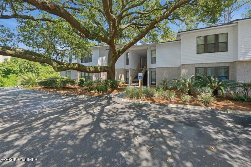 2 bedroom Condominium at 2512 Demere Road, Island Retreat Condos, St. Simons Island — photo 2
