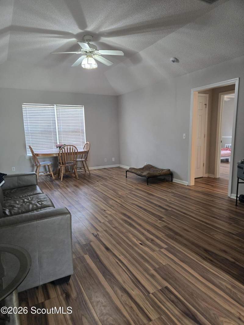 3 bedroom Single Family Residence at 325 Crossbridge Drive, Timber Ridge (Bwk), Brunswick — photo 4
