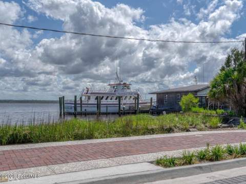 208 E Weed Street, St. Marys GA - photo 13 of 14