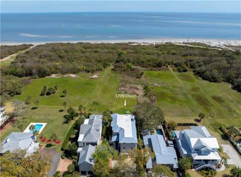 1709 Dixon Lane, St. Simons Island GA - photo 6 of 81