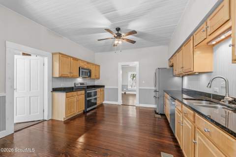 208 Bartlett Street, St. Marys GA - photo 13 of 60