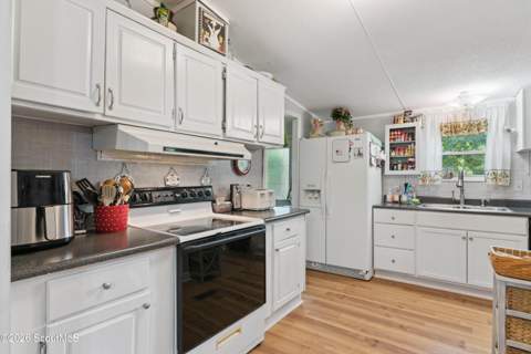 215 Baumgardner Road, Brunswick GA - photo 10 of 31
