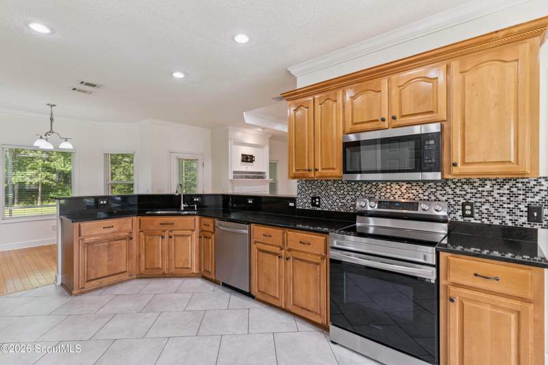 3 bedroom Single Family Residence at 885 Buck Swamp Road, Spring Hill, Brunswick — photo 4