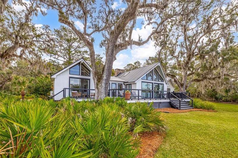 3 bedroom Single Family Residence at 6201 Frederica Road, Wesley Lee Estate, St. Simons Island — photo 2