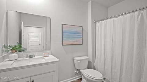 1075 Lakes Boulevard, Brunswick GA - photo 18 of 38