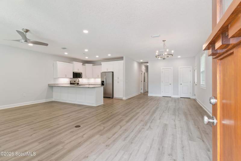 3 bedroom Single Family Residence at 807 Elbert Street, No Recorded Subdivision, Darien — photo 3