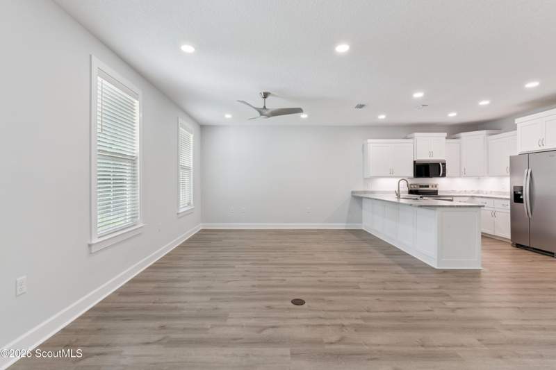 3 bedroom Single Family Residence at 807 Elbert Street, No Recorded Subdivision, Darien — photo 4