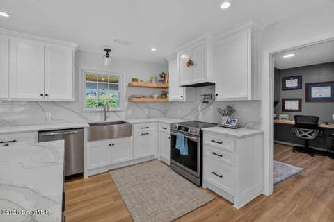 549 Marsh Circle, St. Simons Island GA - photo 8 of 28