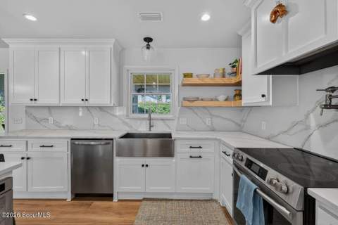 549 Marsh Circle, St. Simons Island GA - photo 9 of 28
