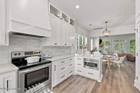 311 Peachtree Street, St. Simons Island GA - photo 10 of 53