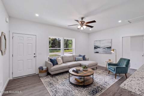 624 Kellsie Circle, Darien GA - photo 13 of 35