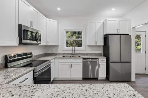 624 Kellsie Circle, Darien GA - photo 16 of 35