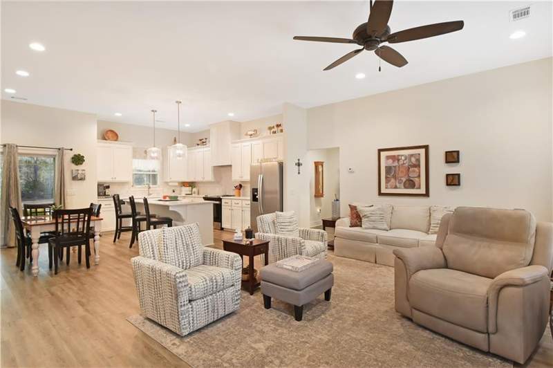 3 bedroom Single Family Residence at 1021 Kyles Loop, Newport Ridge, Townsend — photo 5