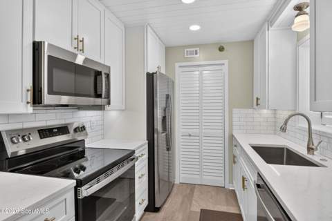 1440 Ocean Boulevard, St. Simons Island GA - photo 7 of 24