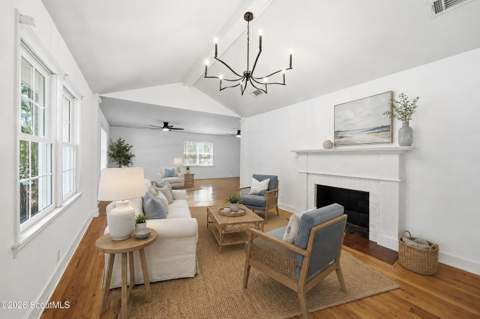 322 Magnolia Avenue, St. Simons Island GA - photo 8 of 60