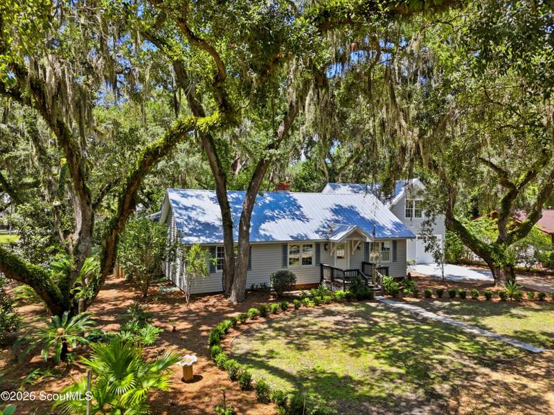 3 bedroom Single Family Residence at 322 Magnolia Avenue, Island Retreat - Sfr, St. Simons Island — photo 2