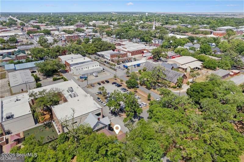 4 bedroom Triplex at 1113 Grant Street, Old Town, Brunswick — photo 3