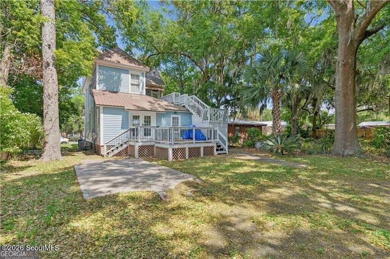 4 bedroom Triplex at 1113 Grant Street, Old Town, Brunswick — photo 4