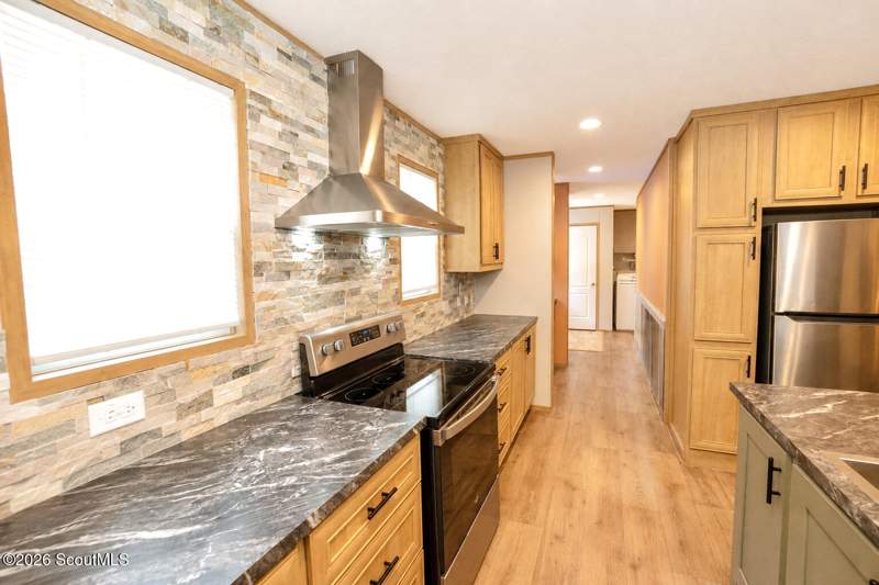 5 bedroom Single Family Residence at 6191 Brittany Circle, No Recorded Subdivision, Blackshear — photo 3