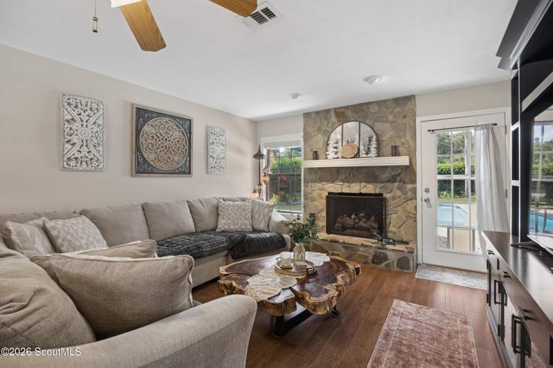 4 bedroom Single Family Residence at 122 N Lake Drive, High Hill Lakes, Brunswick — photo 4